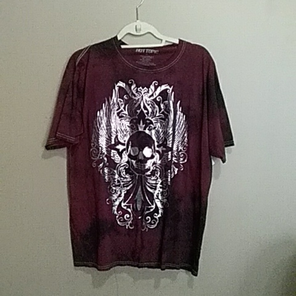 Hot topic graphic tshirt size xl